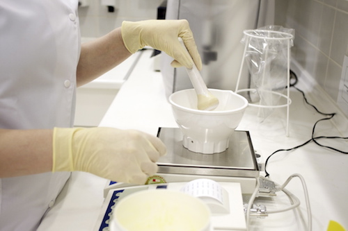 La crema galenica: una soluzione antiage su misura.